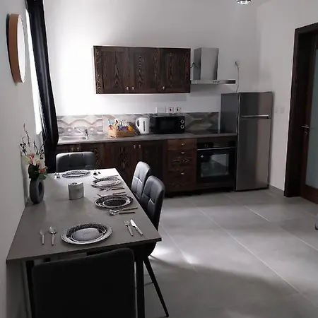 St Gaetan 6b 公寓 *