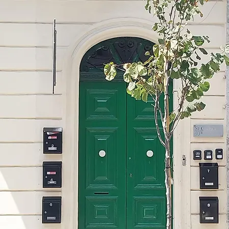 St Gaetan 6b 公寓 *