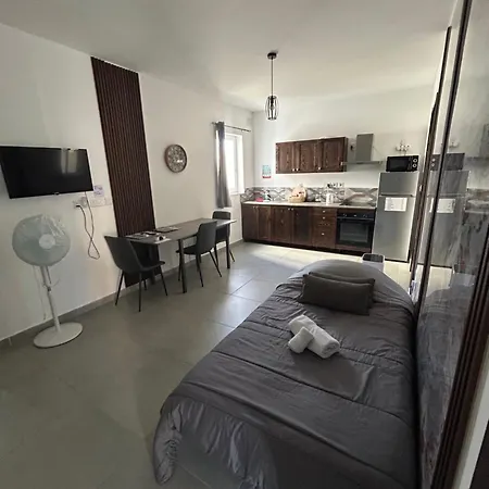 St Gaetan 6b * Hamrun